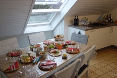 01 Piratennest_ Küche mit Esstisch Kopie